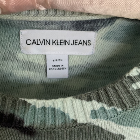 Crewneck Sweater Sz small Camouflage - Picture 2 of 5